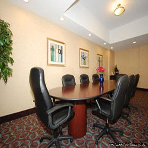 La Quinta By Wyndham Hotel Palestine