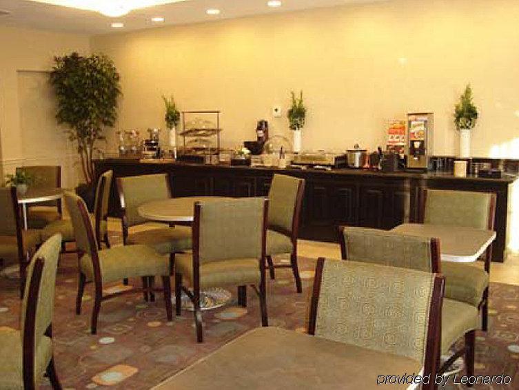 La Quinta By Wyndham Hotel Palestine